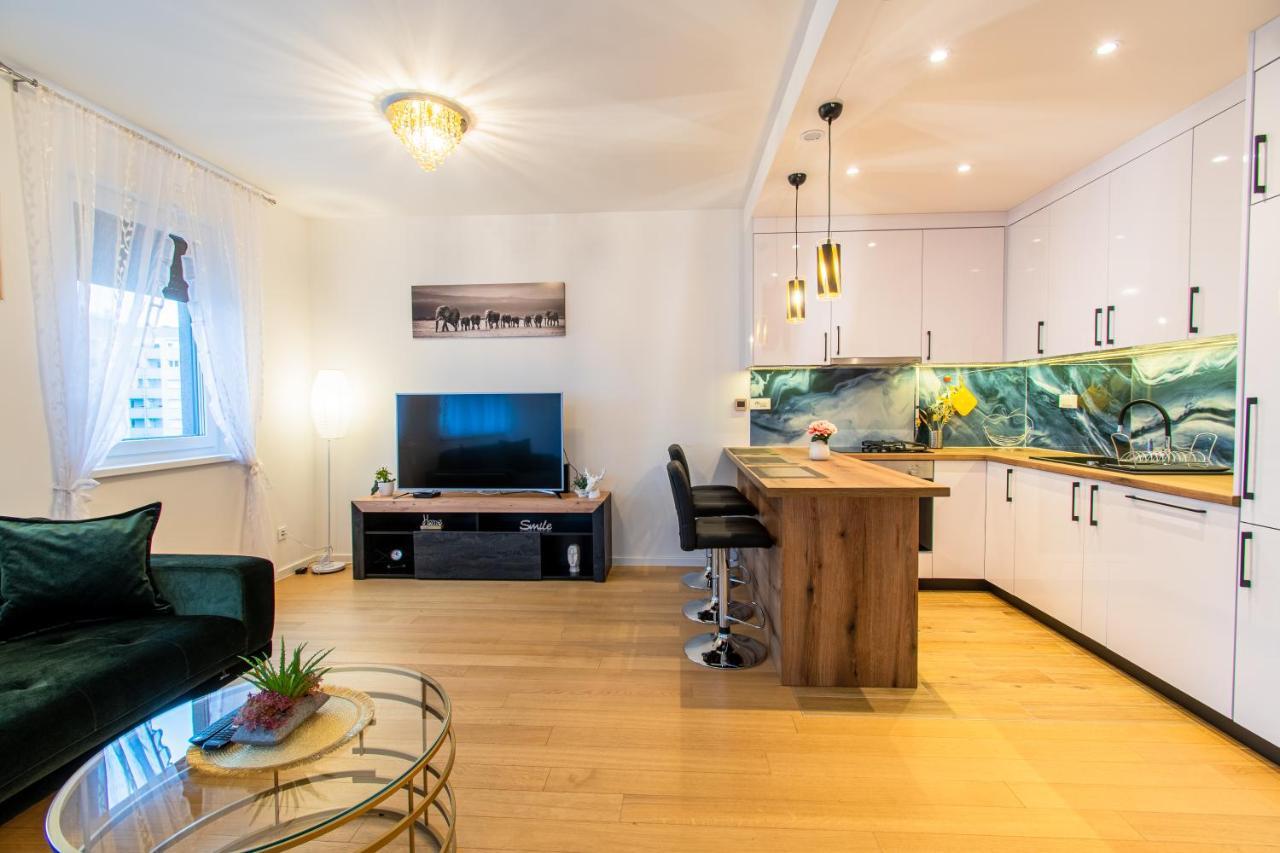 Апартаменти Flexible Selfcheckins 38 - Zagreb - Garage - Loggia - New - Luxury - Екстер'єр фото
